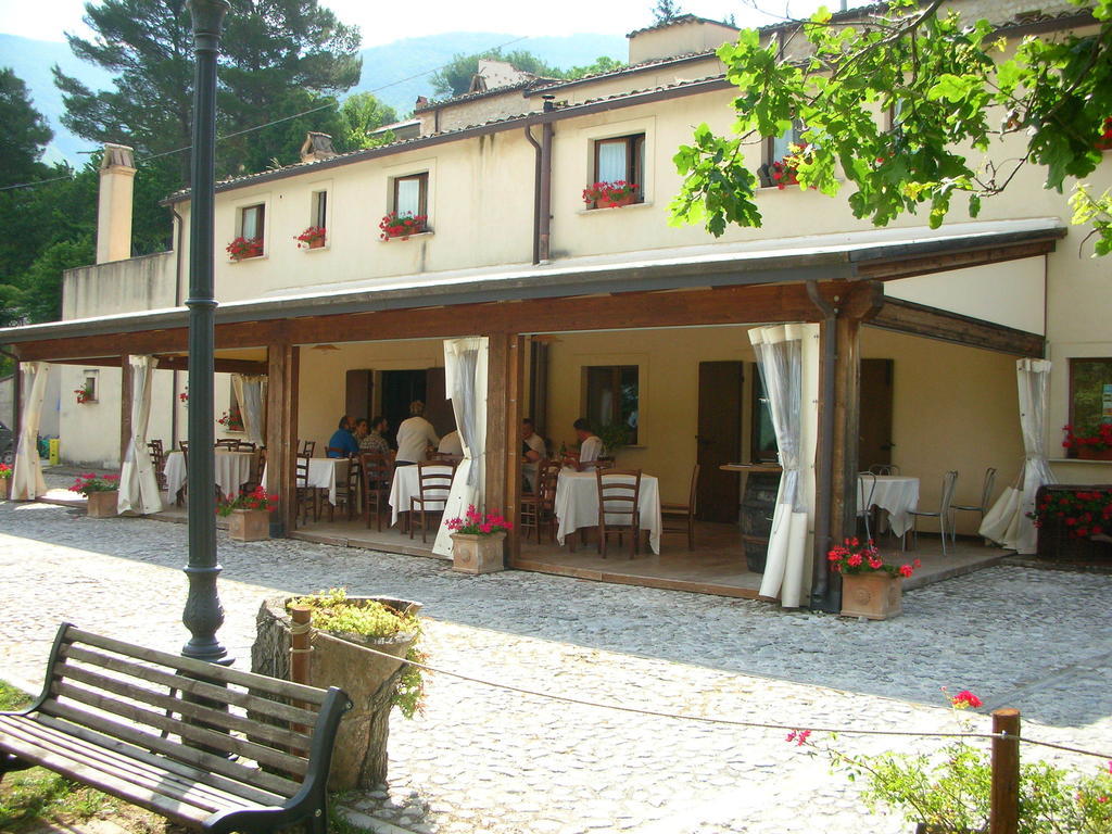 Locanda Cacio Re Hotel Vallo di Nera Exterior photo